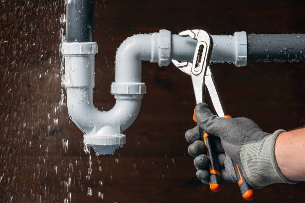 Professional Leak Detection technician working in Hebron, IL